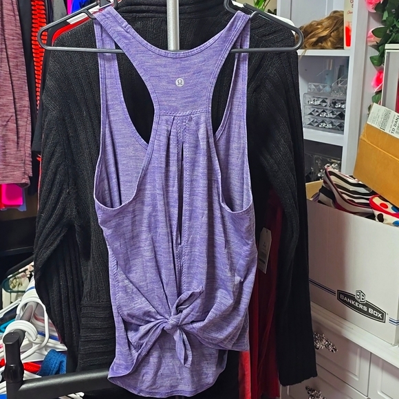 Lululemon Salute the Sun Tank size 8 - Picture 4 of 5